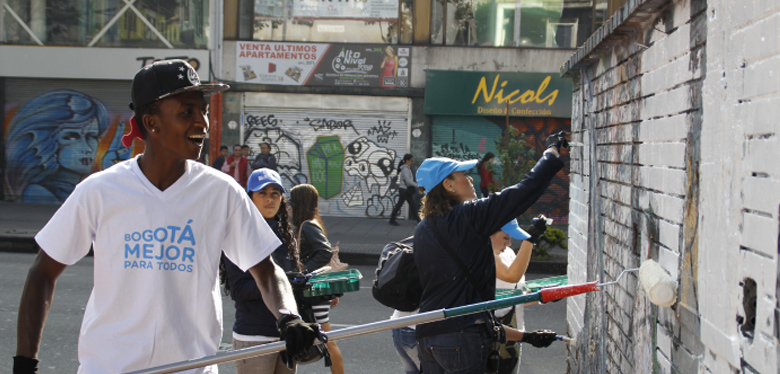 Bogotá se embellece jóvenes idipron