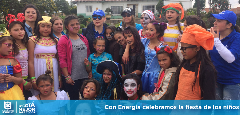 Niñas upi la Arcadia sonriendo dia de los niños